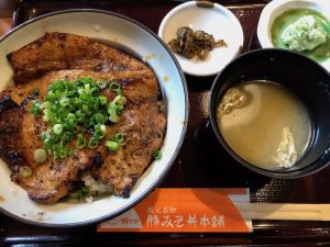 豚丼。