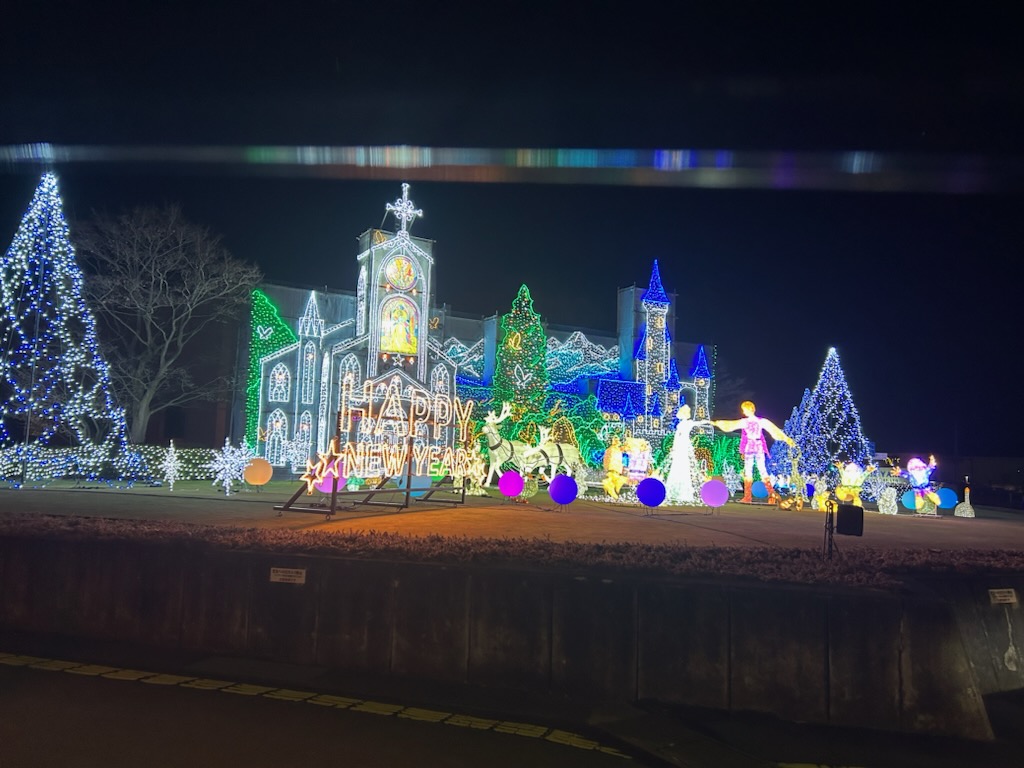 とある夜の街角の風景